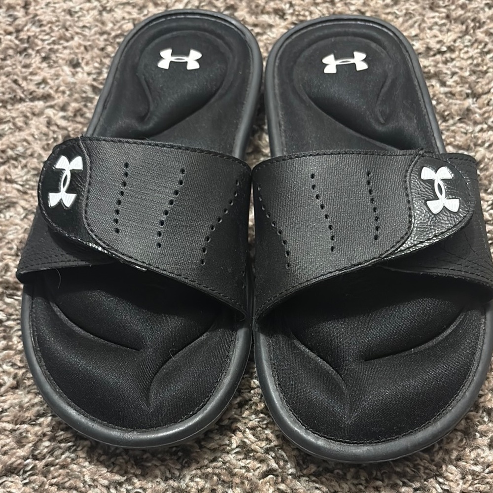 Under Armour Black Sporty Sandals with Comfort Footbed